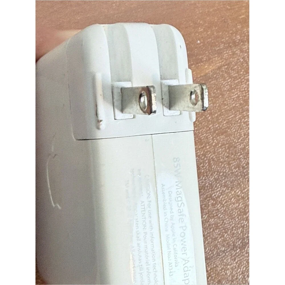 2 Apple MacBook 85W Magsafe Power Adapter Chargers A1343